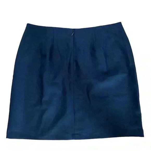 ✨✨Host Pick✨✨Loft Outlet New With Tags Sailor Style Skirt with Gold Buttons - Picture 2 of 6